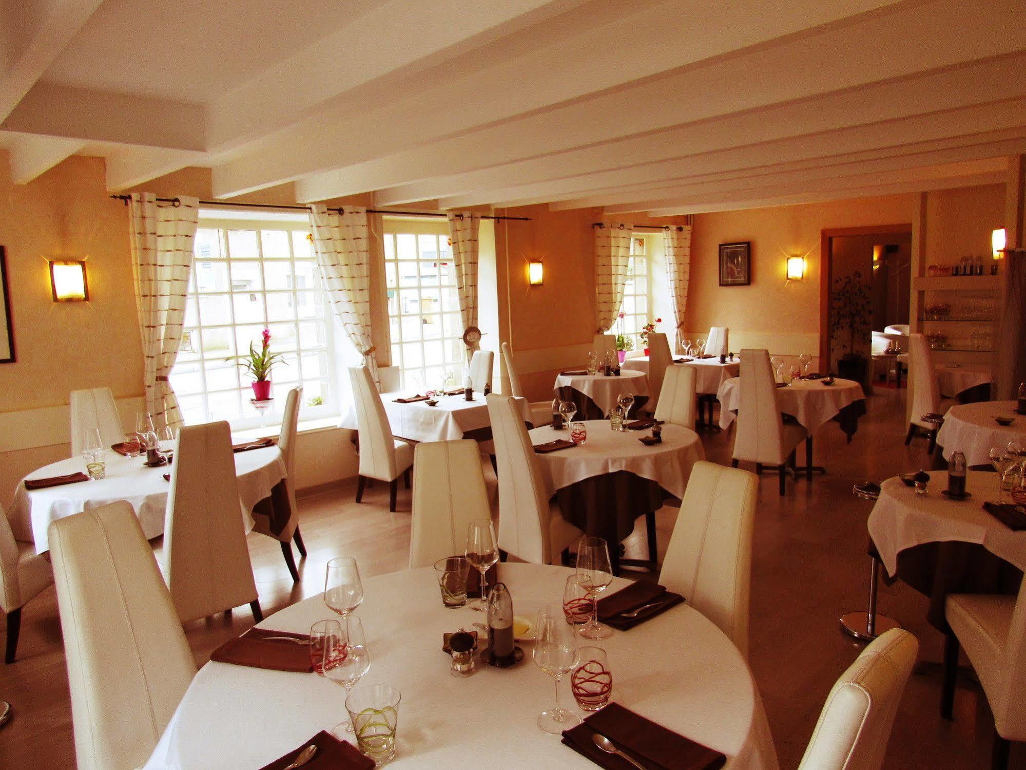 Hotel Restaurant De La Marne Paimpol Exterior foto